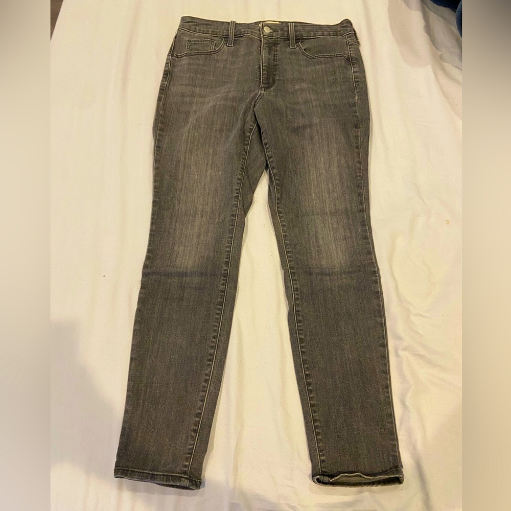 Gray high rise skinny jeans